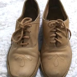 Women Town&Country leather tie up flat shoes sz6 from late 70s